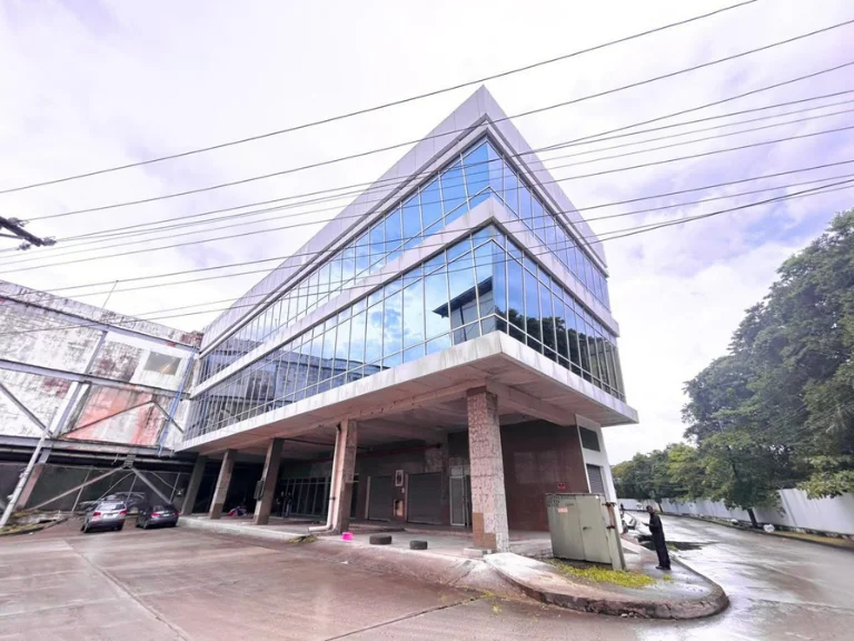 REMATE BANCARIO: Plaza Comercial en Zona Libre de Colón en Colón, Panamá