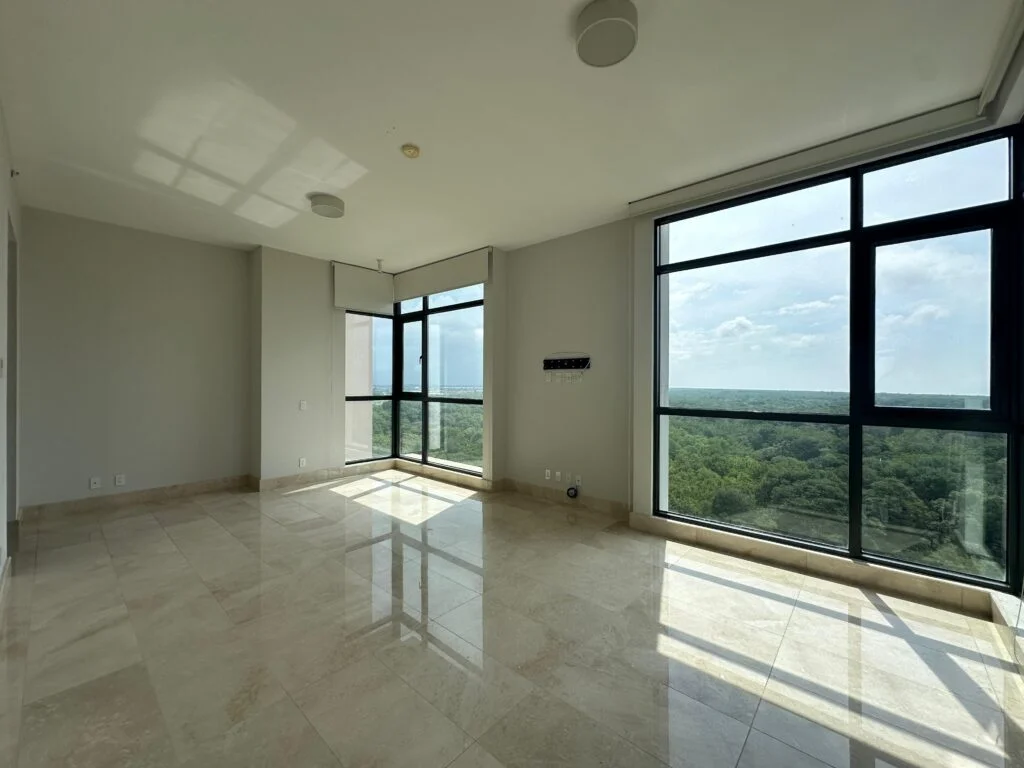 REMATE BANCARIO: Apartamento de 3 Habitaciones en Santa María Golf & Country en Ciudad de Panamá, Panamá