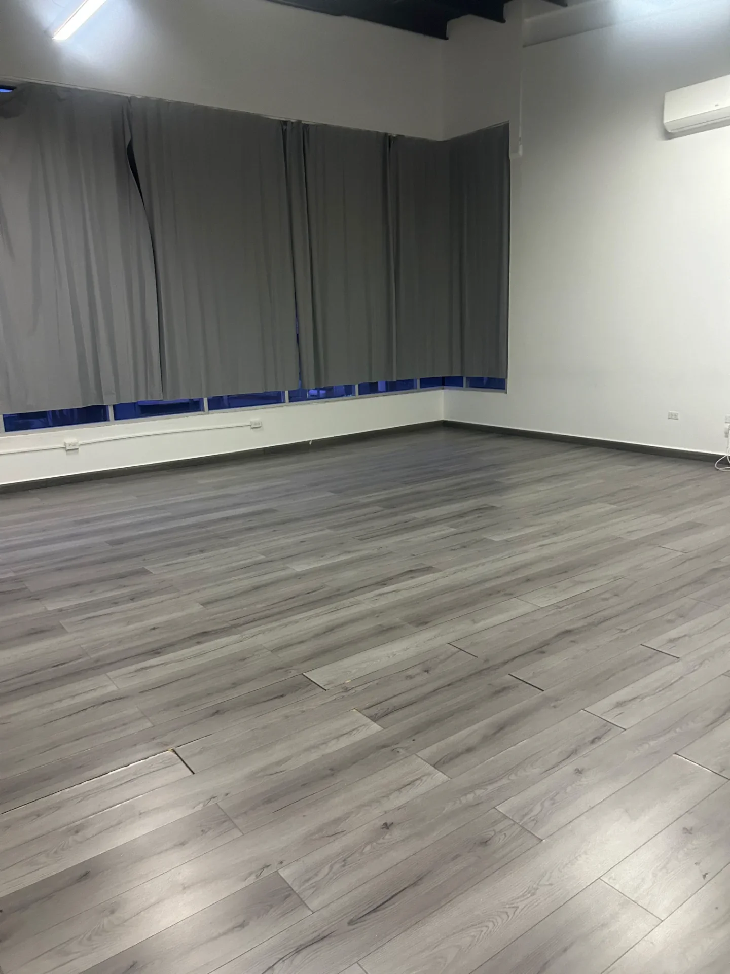 Vendo local comercial o como uso de oficina en Chanis en Ciudad de Panamá, Panamá