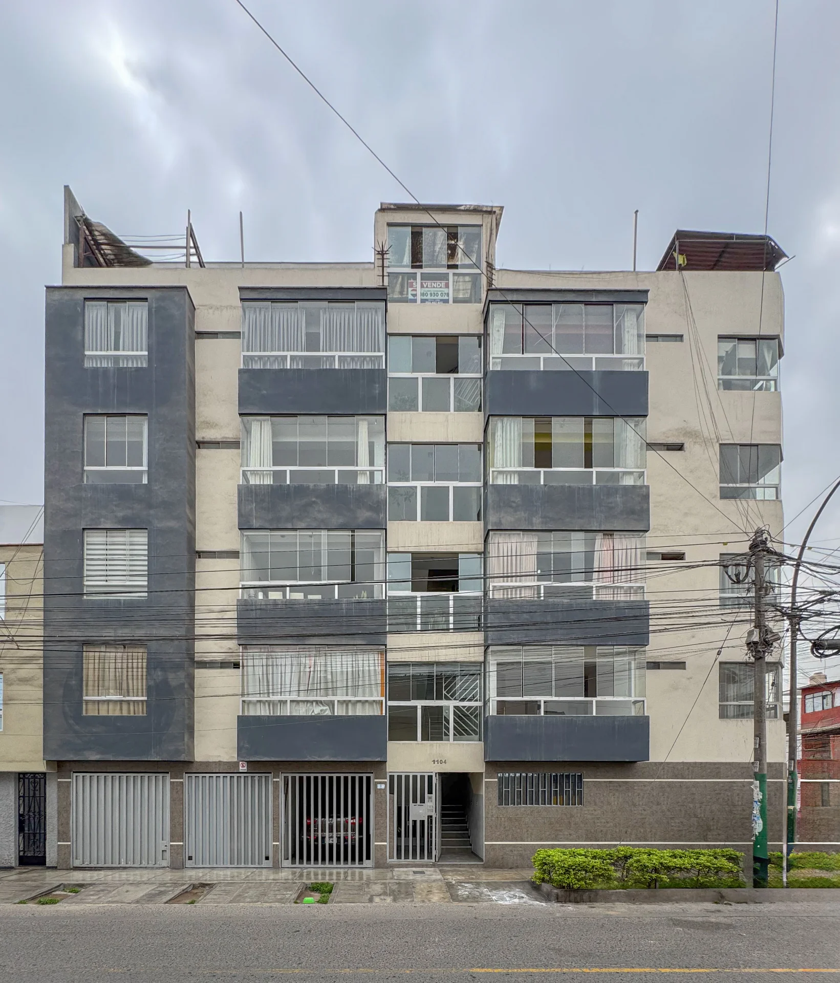 Se Vende Apartamento de 3 Habitaciones en A UNAS CUADRAS DE LA MUNICIPALIDAD DE LOS OLIVOS en Los Olivos, Lima Peru, Panamá