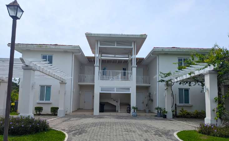 Casamar: Apartamento Amoblado de 3 Habitaciones cerca de la Playa en San Carlos, Panamá