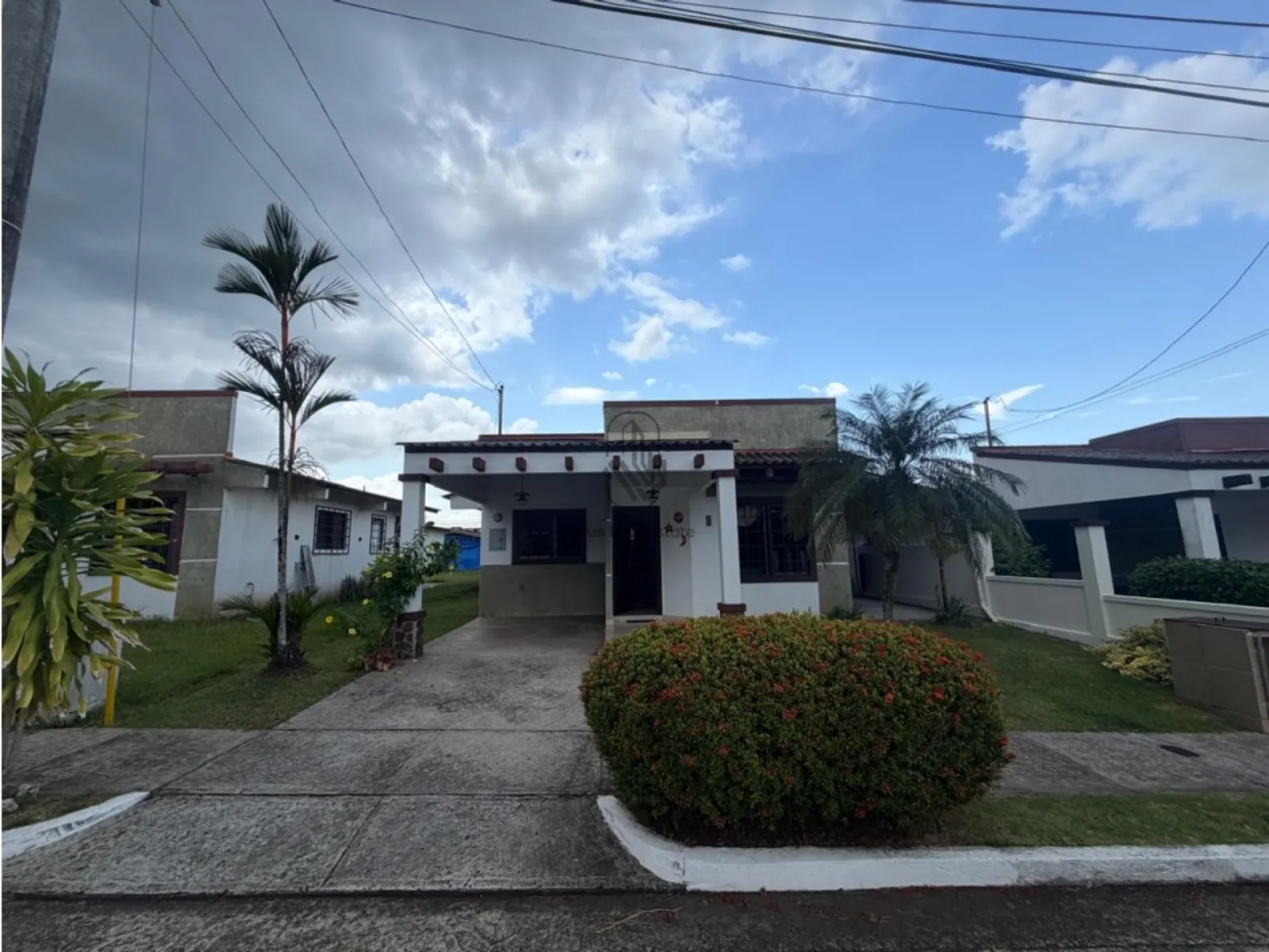 Venta de casa Ph quintas del lago Las Cumbres-AM en Ciudad de Panamá, Panamá