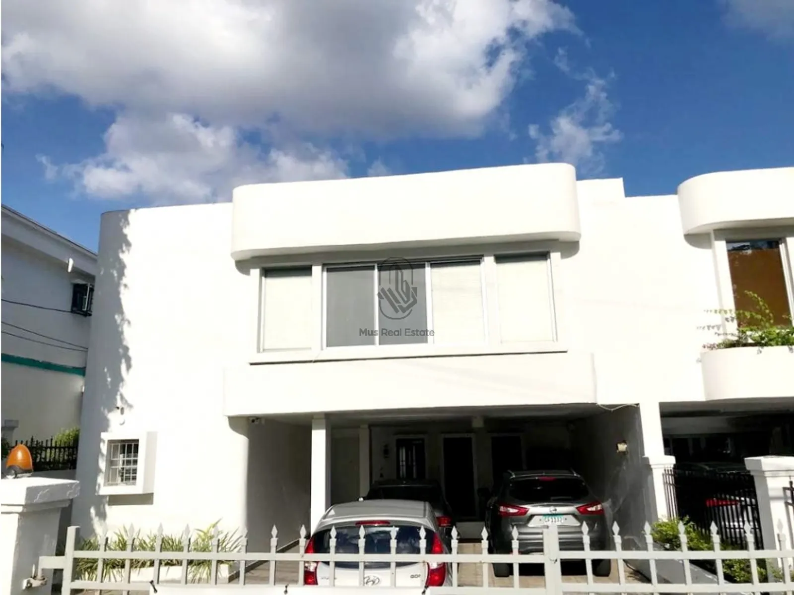 Venta o Alquiler casa Duplex en Obarrio-AM en Bella Vista, Panamá