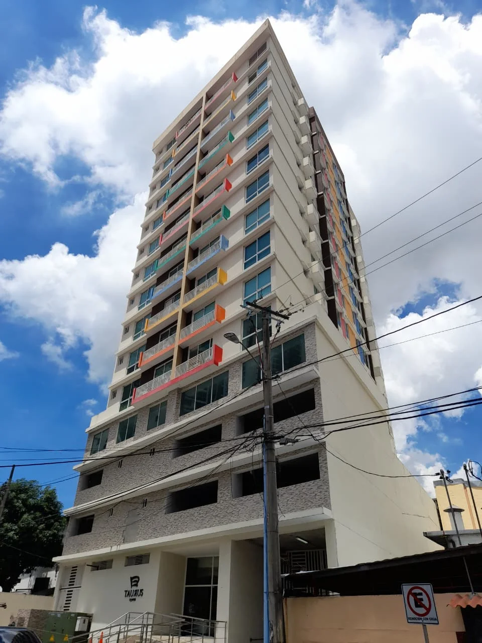 Apartamento de 2 Habitaciones y 90 m² en Ph Taurus Tower - Carrasquilla en Carrasquilla - Ciudad de Panamá, Panamá