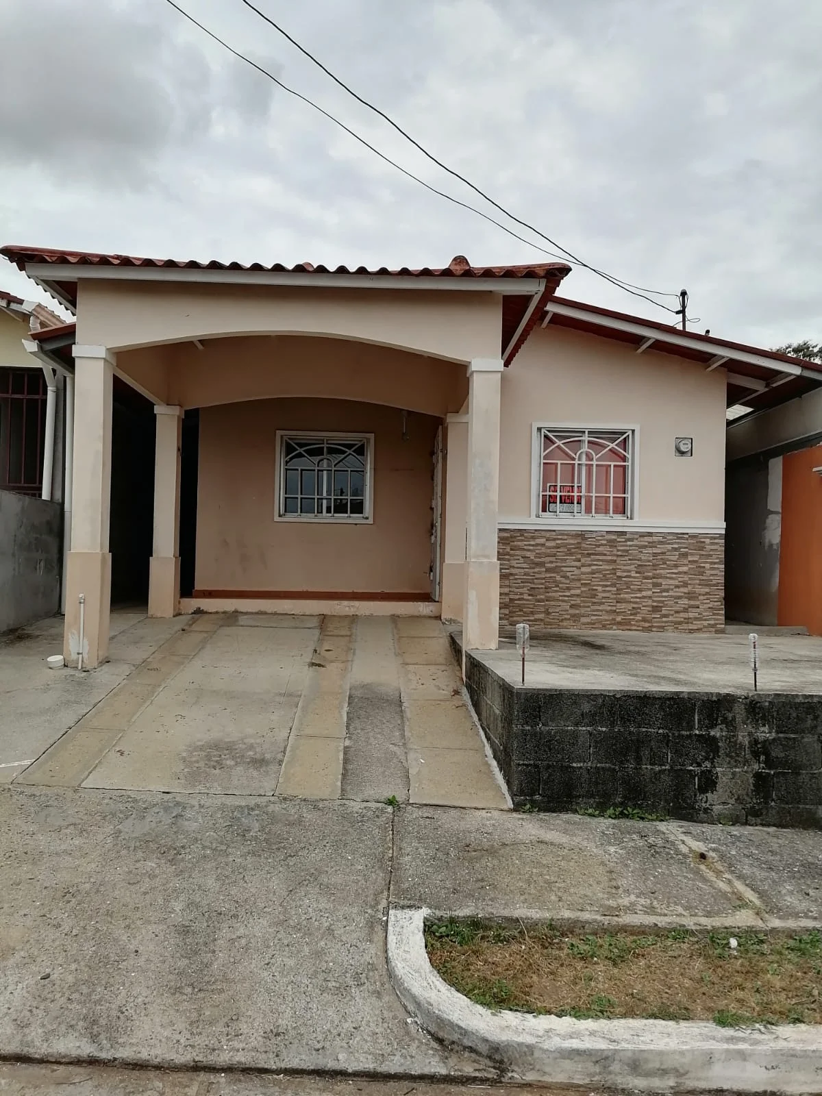 Se Alquila Casa de 3 Habitaciones en Barriada en Arraiján, Panamá
