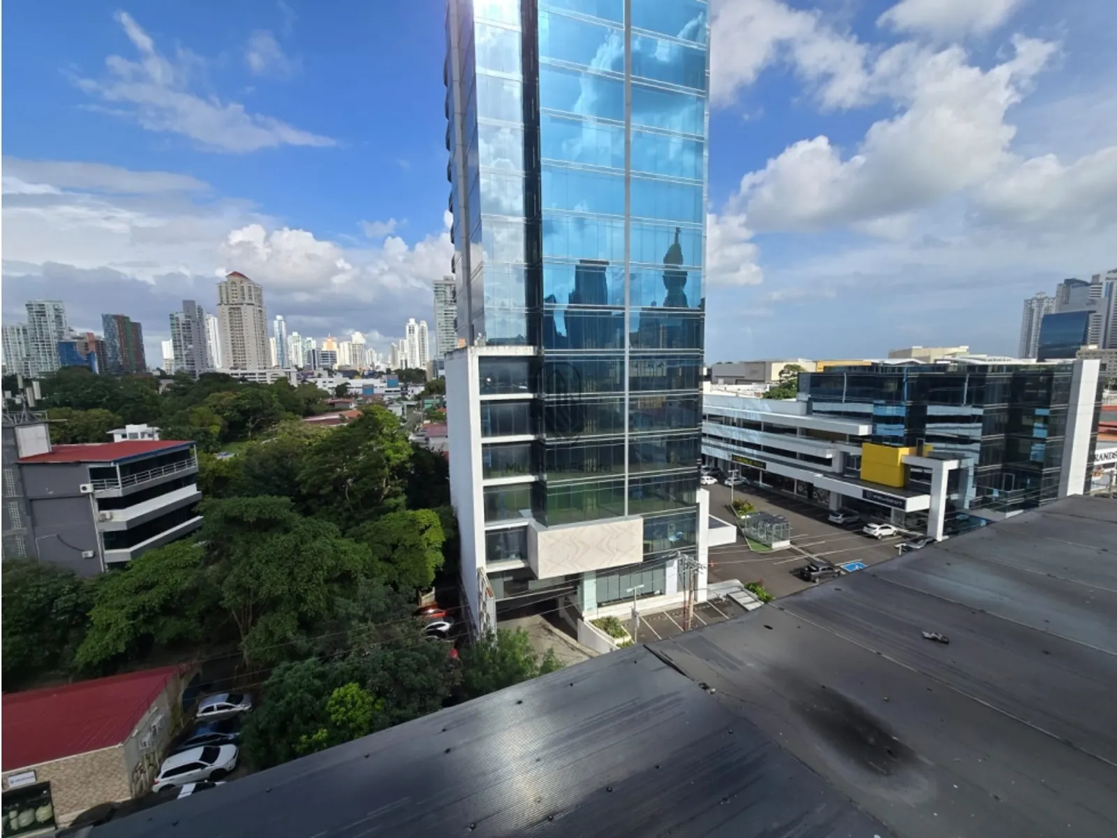 Apartamento Amoblado en Alquiler – PH Metric, Vía Brasil | WV en Ciudad de Panamá, Panamá