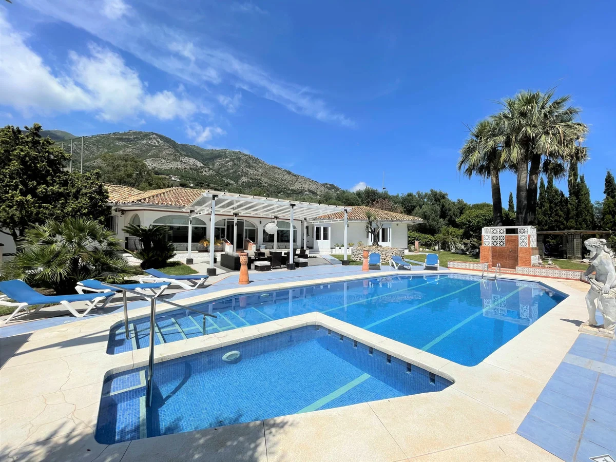 Villa estilo campestre en Mijas, España