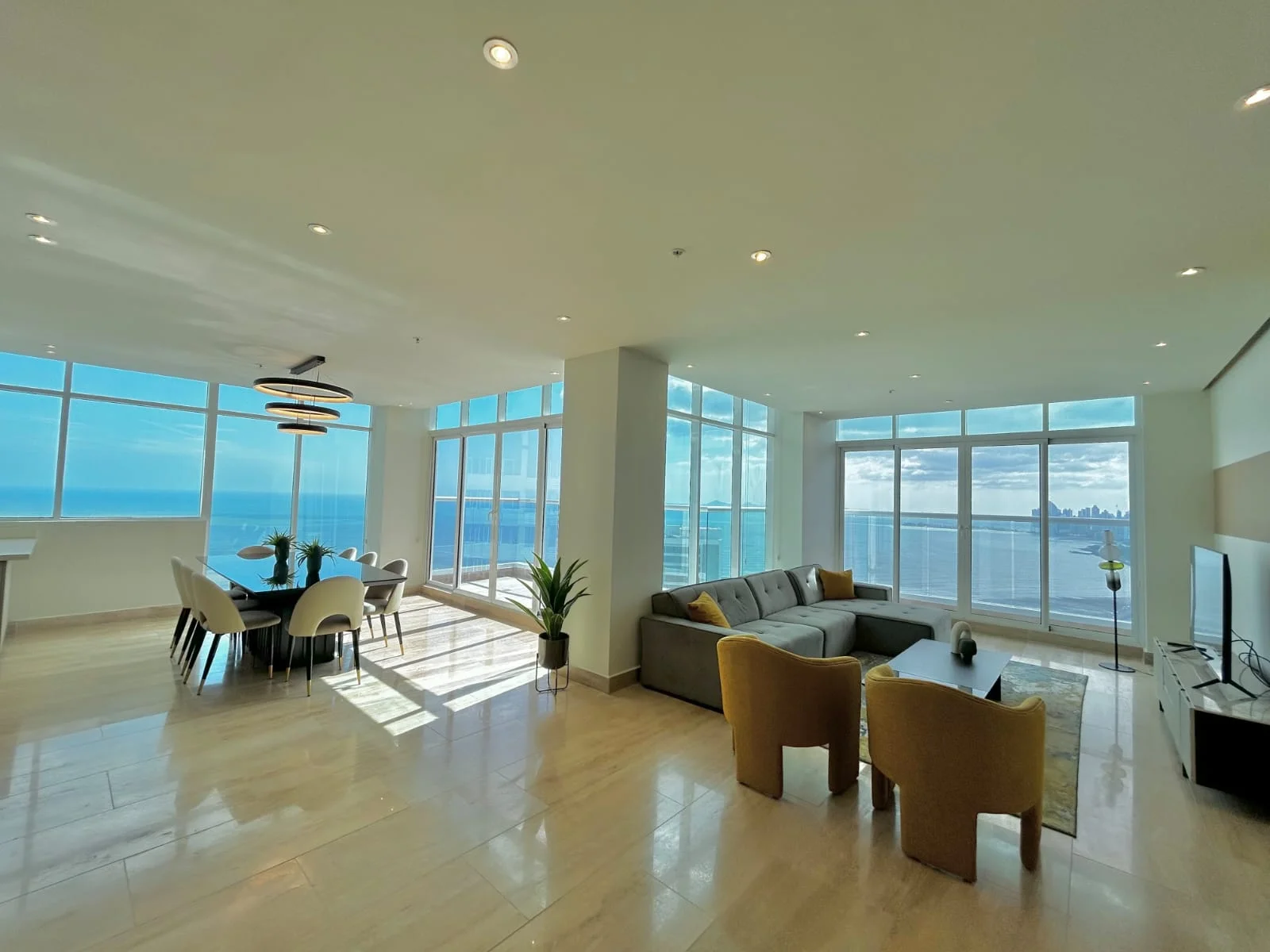 Alquiler de Excelente apartamento de Lujo en Costa del Este $3,700 en Panamá, Panamá