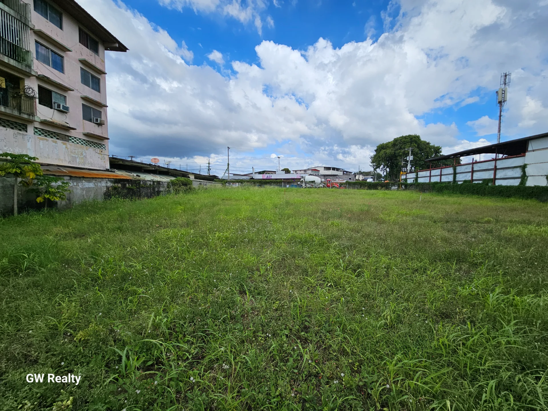Venta de Terreno de 2600 m² en Pedregal, Vía Tocumen en Panama, Panamá