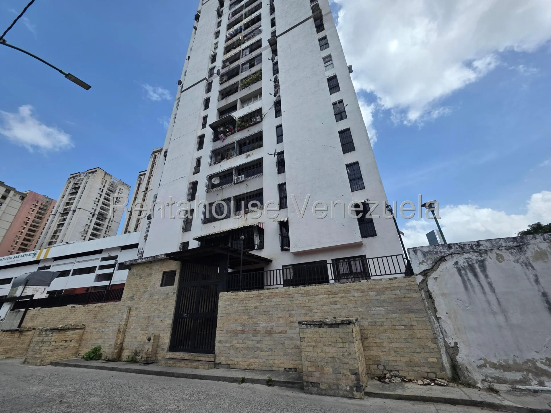 Apartamento de 3 Habitaciones y 78 m² en El Paraíso en Caracas, Venezuela